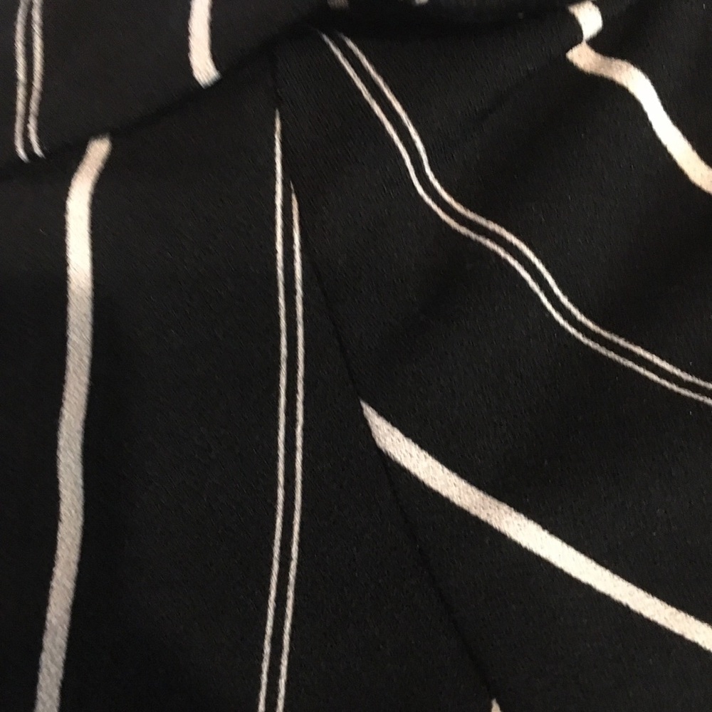 Express One Eleven Open Off-Shoulder Crop Top - image 4